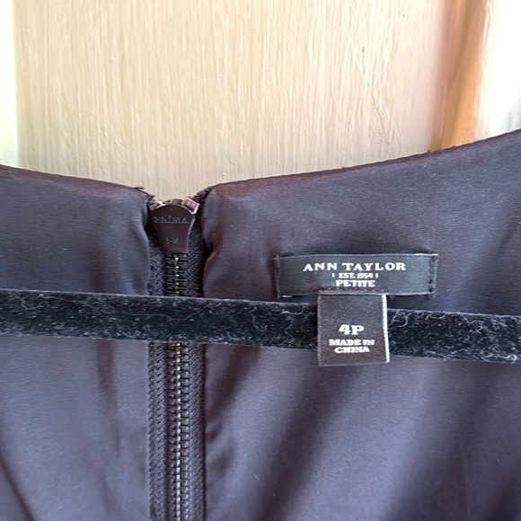 Ann Taylor size 4 petite silk black dress. Polyester lining. Back zipper - Picture 2 of 5